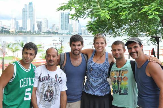 Com o Johan, Marc, Alex, Andy e Ben (os companheiros de veleiro) no Casco Viejo da Cidade do Panamá
